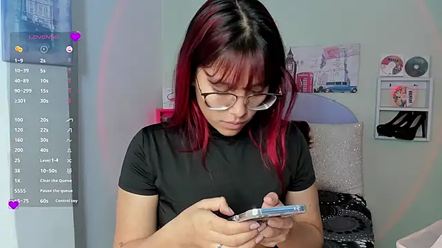 Snapshot of Fresita_Rosita chatting on 02-08-25, 12:17 Fresita Rosita online show from 02-08-25, 12:17