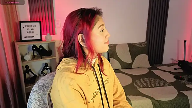 Snapshot of Fresita_Rosita chatting on 09-09-25, 02:16 Fresita Rosita online show from 09-09-25, 02:16