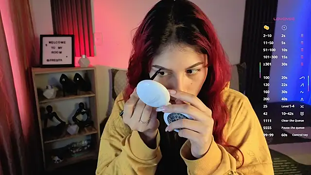 Snapshot of Fresita_Rosita chatting on 09-25-25, 02:43 Fresita Rosita online show from 09-25-25, 02:43