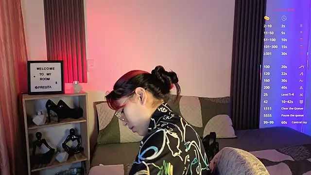 Snapshot of Fresita_Rosita chatting on 10-01-25, 12:55 Fresita Rosita online show from 10-01-25, 12:55