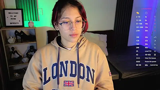 Snapshot of Fresita_Rosita chatting on 10-15-25, 12:16 Fresita Rosita online show from 10-15-25, 12:16