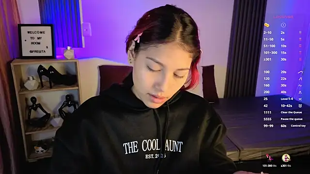 Snapshot of Fresita_Rosita chatting on 10-16-25, 12:17 Fresita Rosita online show from 10-16-25, 12:17