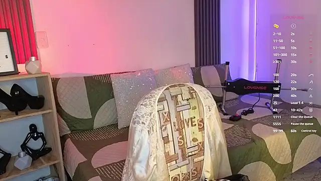 Snapshot of Fresita_Rosita chatting on 10-25-25, 01:07 Fresita Rosita online show from 10-25-25, 01:07