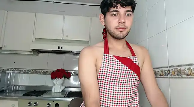 Snapshot of Samir_bear chatting on 12-31-24, 12:46 Samir bear online show from 12-31-24, 12:46