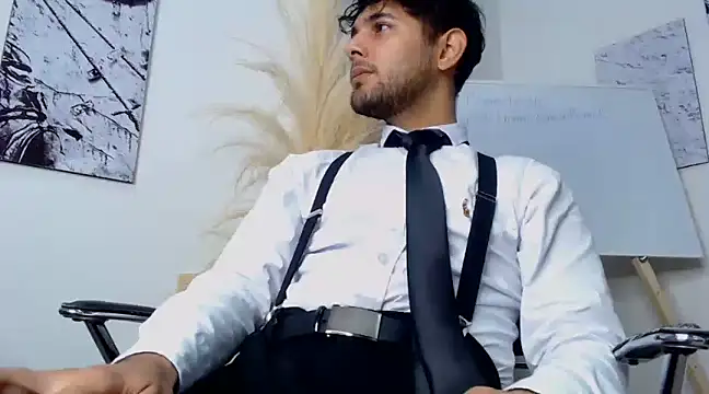 Snapshot of Samir_bear chatting on 01-08-25, 04:00 Samir bear online show from 01-08-25, 04:00