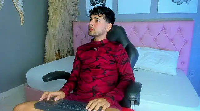 Snapshot of Samir_bear chatting on 01-17-25, 12:52 Samir bear online show from 01-17-25, 12:52