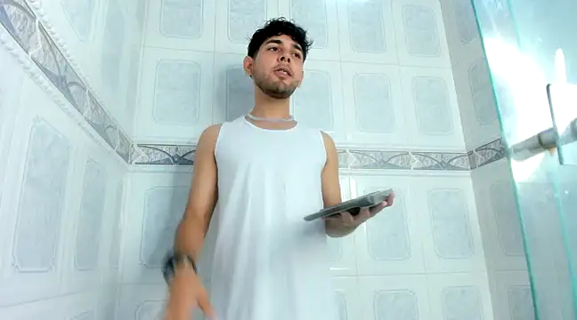 Snapshot of Samir_bear chatting on 01-24-25, 12:41 Samir bear online show from 01-24-25, 12:41