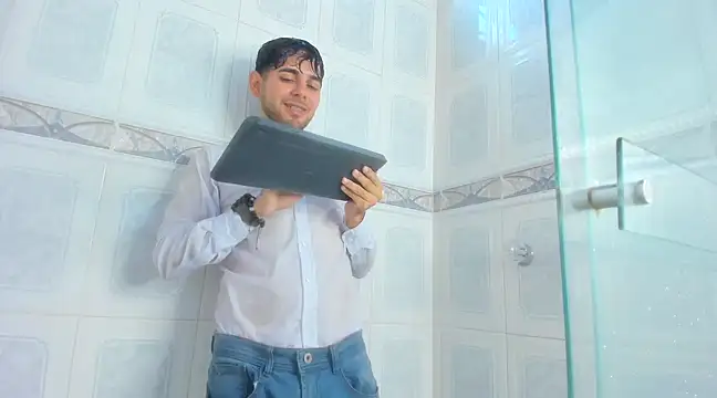 Snapshot of Samir_bear chatting on 01-24-25, 03:45 Samir bear online show from 01-24-25, 03:45