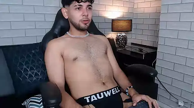 Snapshot of Samir_bear chatting on 02-22-25, 12:19 Samir bear online show from 02-22-25, 12:19