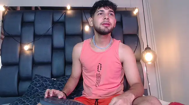 Snapshot of Samir_bear chatting on 03-04-25, 12:22 Samir bear online show from 03-04-25, 12:22