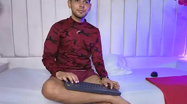 Snapshot of Samir_bear chatting on 03-05-25, 12:33 Samir bear online show from 03-05-25, 12:33