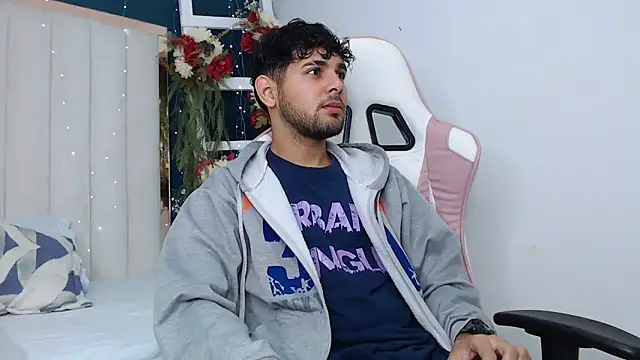 Snapshot of Samir_bear chatting on 03-17-25, 12:25 Samir bear online show from 03-17-25, 12:25