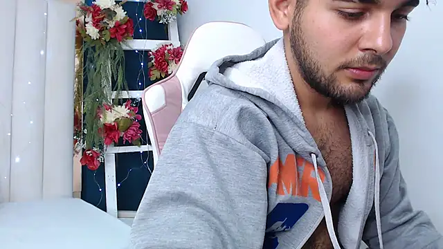 Snapshot of Samir_bear chatting on 03-17-25, 03:29 Samir bear online show from 03-17-25, 03:29