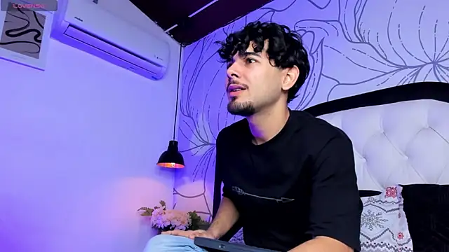 Snapshot of Samir_bear chatting on 09-13-25, 12:38 Samir bear online show from 09-13-25, 12:38