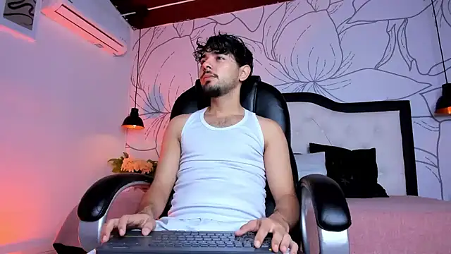 Snapshot of Samir_bear chatting on 09-24-25, 12:41 Samir bear online show from 09-24-25, 12:41