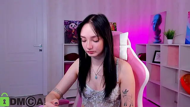 Cheryl  Brown online show from 11-20-25, 01:28