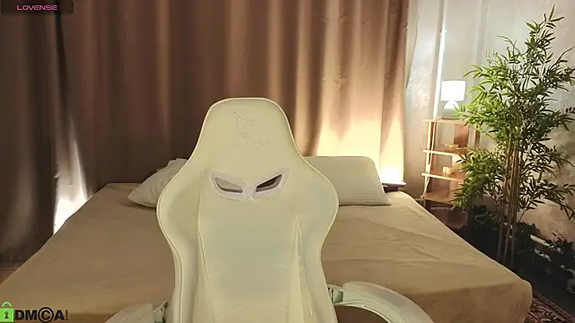 Cheryl  Brown online show from 04-25-26, 01:19