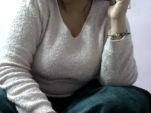 Housewife12 online show from 01-18-25, 07:38