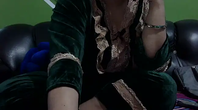 Housewife12 online show from 02-08-25, 07:37