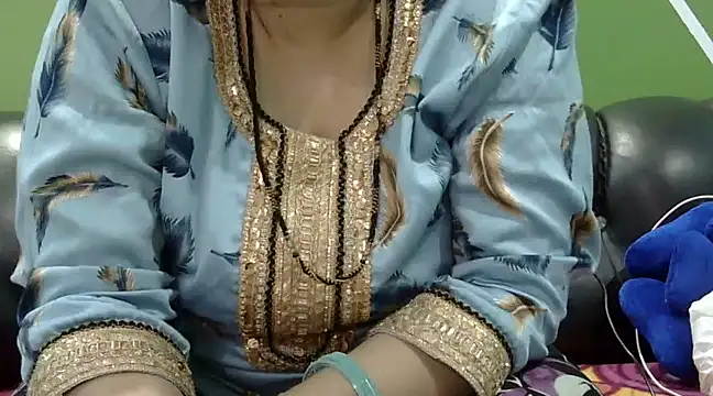 Housewife12 online show from 03-22-25, 06:25