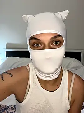 Nikki Hoee online show from 11-08-25, 05:45