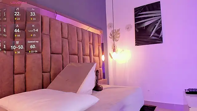 victoriaroyce1 online show from 09-24-25, 12:41