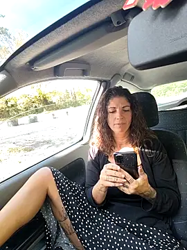 Snapshot of sansan2411 chatting on 10-08-25, 12:14 sansan2411 online show from 10-08-25, 12:14