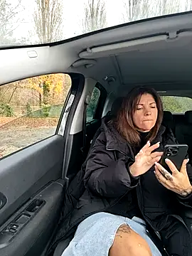 Snapshot of sansan2411 chatting on 11-02-25, 01:35 sansan2411 online show from 11-02-25, 01:35