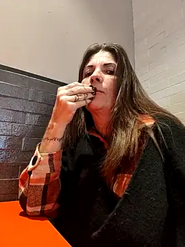 Snapshot of sansan2411 chatting on 11-07-25, 01:11 sansan2411 online show from 11-07-25, 01:11