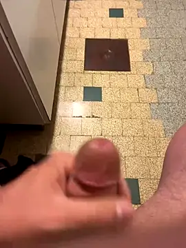 Snapshot of mikiss789 chatting on 11-25-25, 04:01 mikiss789 online show from 11-25-25, 04:01