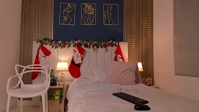 Snapshot of _dakota_a chatting on 12-30-24, 11:06 dakota a online show from 12-30-24, 11:06