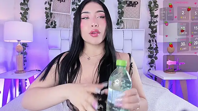 Snapshot of Miaa_gh1 chatting on 10-15-25, 12:27 Miaa gh1 online show from 10-15-25, 12:27