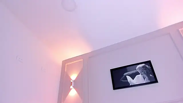 Snapshot of anniemartinezz chatting on 12-27-24, 05:59 anniemartinezz online show from 12-27-24, 05:59