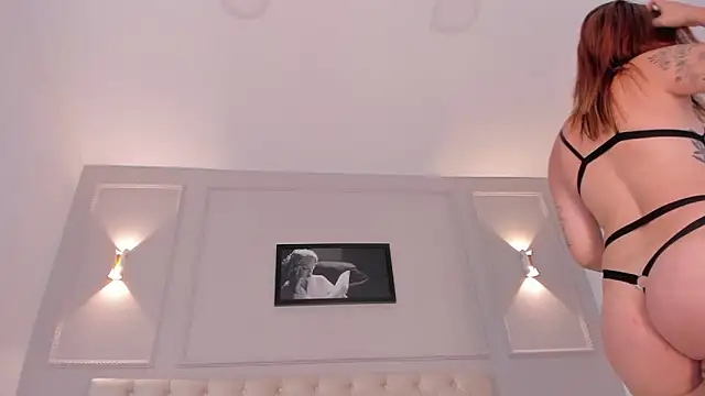 Snapshot of anniemartinezz chatting on 01-15-25, 11:43 anniemartinezz online show from 01-15-25, 11:43