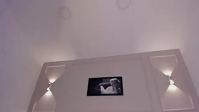 Snapshot of anniemartinezz chatting on 02-12-25, 12:33 anniemartinezz online show from 02-12-25, 12:33