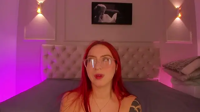 Snapshot of anniemartinezz chatting on 09-14-25, 01:32 anniemartinezz online show from 09-14-25, 01:32