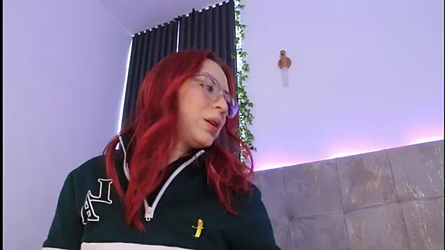 Snapshot of anniemartinezz chatting on 09-19-25, 12:50 anniemartinezz online show from 09-19-25, 12:50