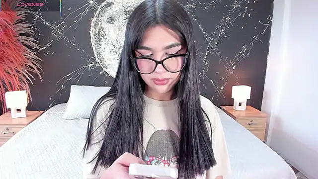 RoseCassie online show from 12-17-25, 01:50