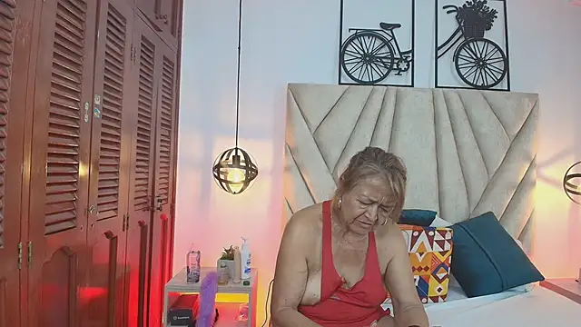 Valentinadiazz1 online show from 03-13-25, 10:32