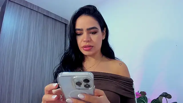 Sara Leblanc online show from 10-08-25, 03:20