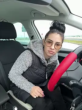 Snapshot of Anircanele chatting on 12-29-24, 01:17 Anircanele online show from 12-29-24, 01:17