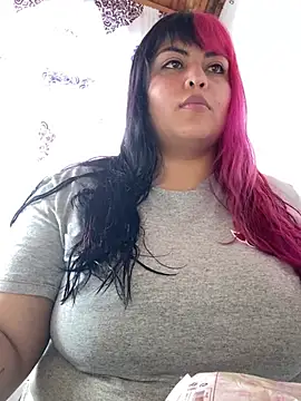 Snapshot of Pinky-Flower chatting on 01-04-25, 07:02 Pinky-Flower online show from 01-04-25, 07:02