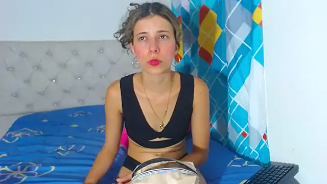 Snapshot of evaFiore chatting on 03-01-25, 04:15 evaFiore online show from 03-01-25, 04:15