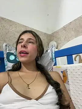 Snapshot of evaFiore chatting on 03-15-25, 03:07 evaFiore online show from 03-15-25, 03:07