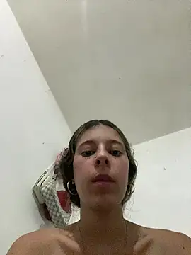 Snapshot of evaFiore chatting on 03-20-25, 01:13 evaFiore online show from 03-20-25, 01:13