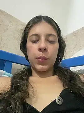 Snapshot of evaFiore chatting on 03-22-25, 03:41 evaFiore online show from 03-22-25, 03:41