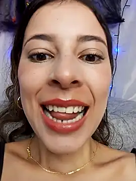 Snapshot of evaFiore chatting on 10-31-25, 05:03 evaFiore online show from 10-31-25, 05:03