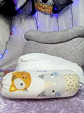 Snapshot of evaFiore chatting on 11-02-25, 06:43 evaFiore online show from 11-02-25, 06:43