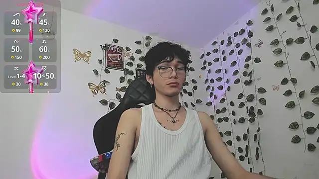 Snapshot of skinny_dann chatting on 02-15-25, 01:21 skinny dann online show from 02-15-25, 01:21