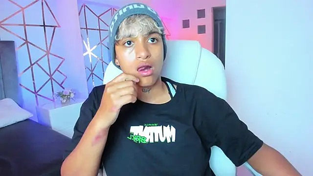 Dominick jones online show from 01-08-25, 01:11